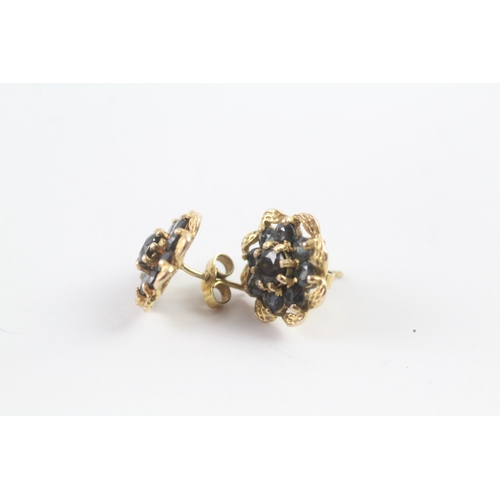 82 - 9ct gold sapphire floral cluster stud earrings