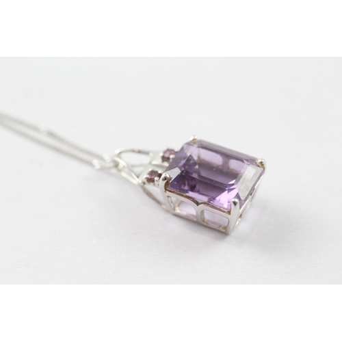 121 - 9ct white gold amethyst pendant necklace