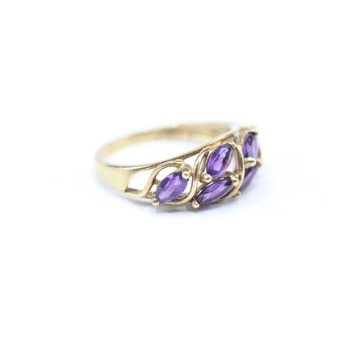 157 - 9ct gold six stone amethyst ring (2.5g) Size Q