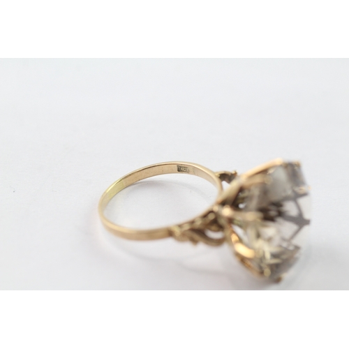 162 - 9ct gold Smokey quartz dress ring Size Q 1/2