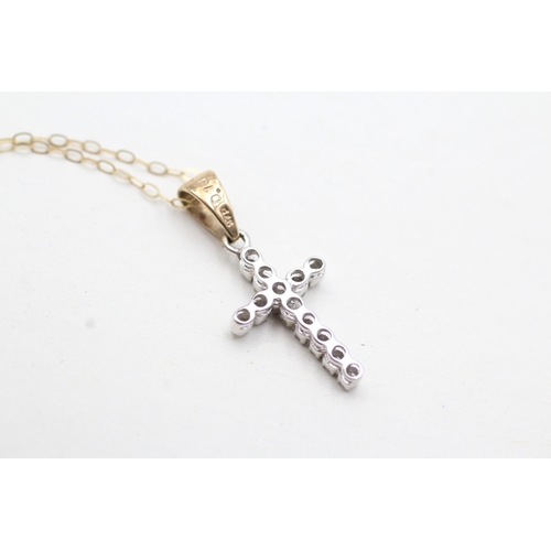 179 - 9ct gold diamond cross pendant necklace (1.3g)