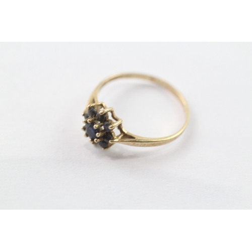 205 - 9ct gold sapphire cluster ring (1.1g)