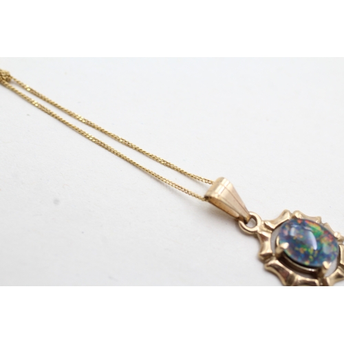 210 - 9ct gold opal triplet pendant necklace (1.6g)