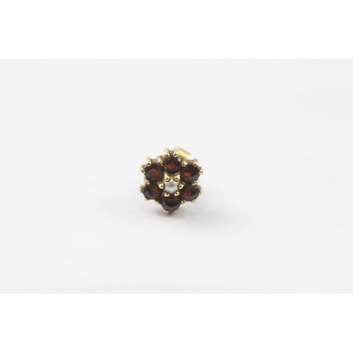 213 - 9ct gold garnet and seed pearl stud earrings (2.3g)