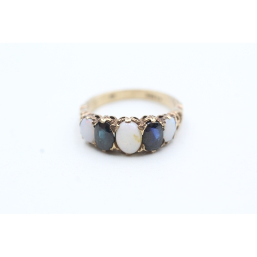 248 - 9ct gold opal and sapphire alternating ring (3g) Size O