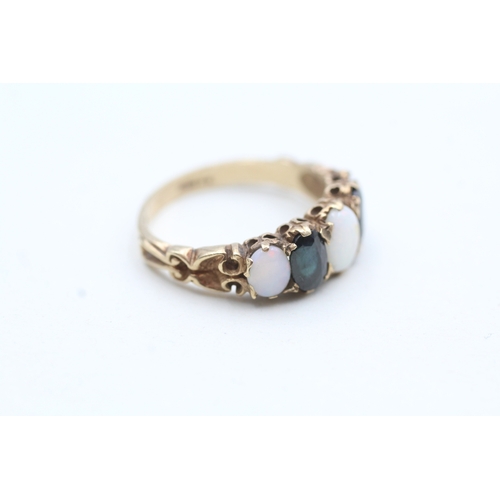 248 - 9ct gold opal and sapphire alternating ring (3g) Size O