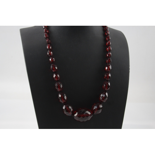 269 - Graduated Cherry Bakelite Necklace w/ Faceted Beads 43g