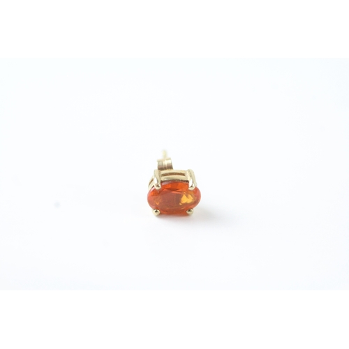 4 - 9ct gold oval cut orange gemstone stud earrings (1g)