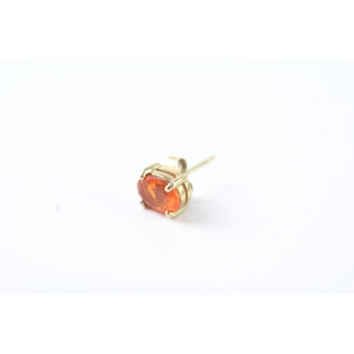 4 - 9ct gold oval cut orange gemstone stud earrings (1g)