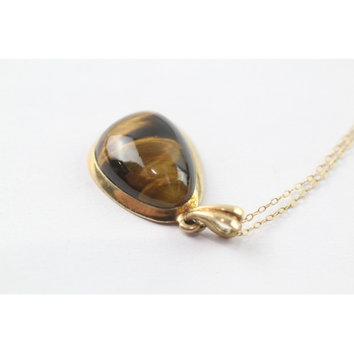 44 - 9ct gold vintage tigers eye pendant necklace (5.2g)