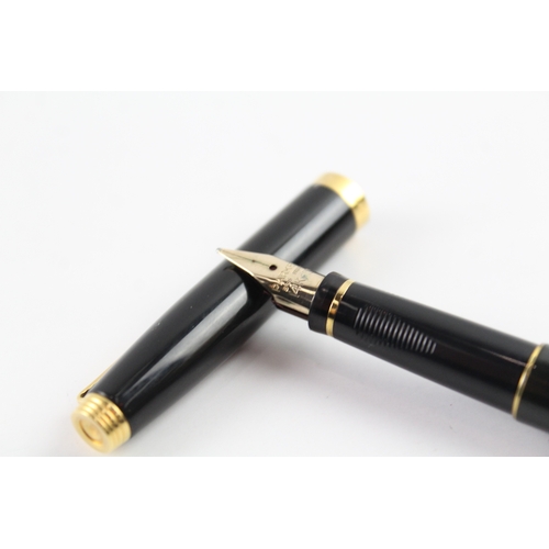 450 - Vintage Parker 75 Black Lacquer Fountain Pen w/ 14ct Gold Nib WRITING