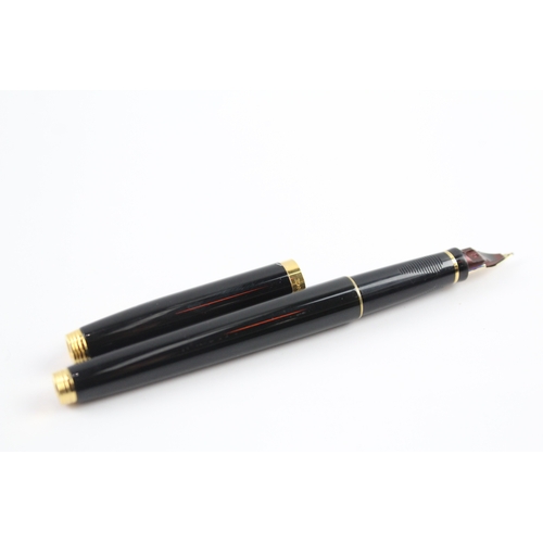 450 - Vintage Parker 75 Black Lacquer Fountain Pen w/ 14ct Gold Nib WRITING