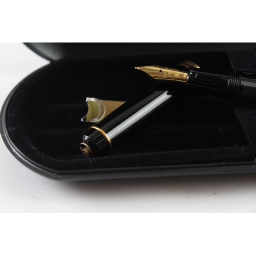 452 - Vintage Pelikan M200 Black Cased Fountain Pen w/ Gold Plate Nib WRITING Boxed