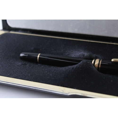 453 - Montblanc Meisterstuck Black Fountain Pen w/ 14ct Gold Nib WRITING Original Box