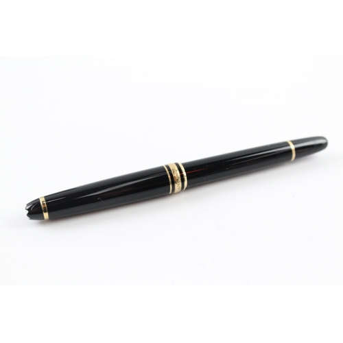 453 - Montblanc Meisterstuck Black Fountain Pen w/ 14ct Gold Nib WRITING Original Box