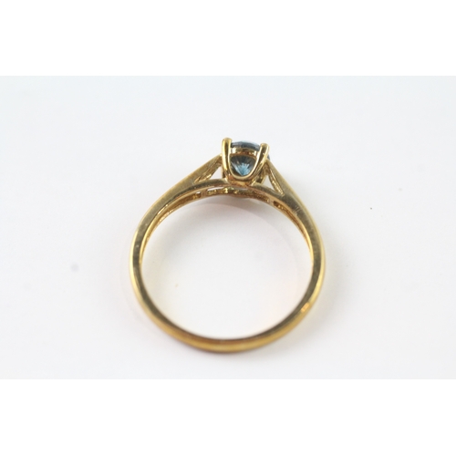 8 - 9ct gold round cut blue gemstone solitaire dress ring (1.7g) Size O