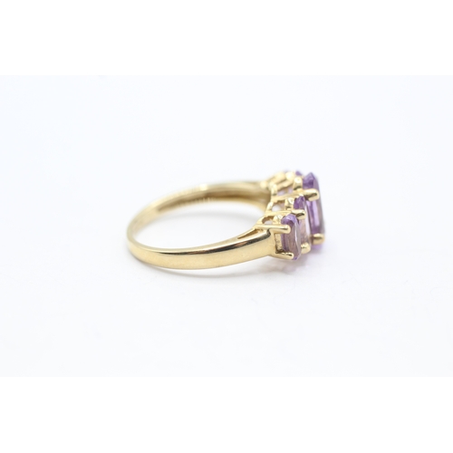 96 - 9ct gold five stone amethyst ring (3g) Size Q