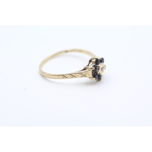 118 - 9ct gold sapphire & diamond cluster ring (1.2g) Size N