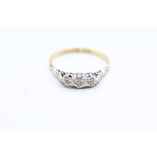 12 - 18ct gold vintage diamond trilogy ring (2.3g) Size O