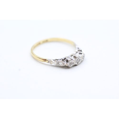 12 - 18ct gold vintage diamond trilogy ring (2.3g) Size O