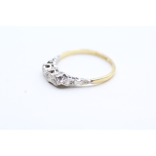 12 - 18ct gold vintage diamond trilogy ring (2.3g) Size O