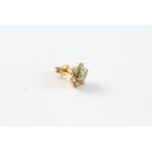 139 - 18ct gold diamond floral stud earrings (1.8g)