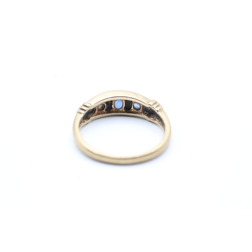 161 - 9ct gold sapphire and diamond flush set ring (2.4g) Size N