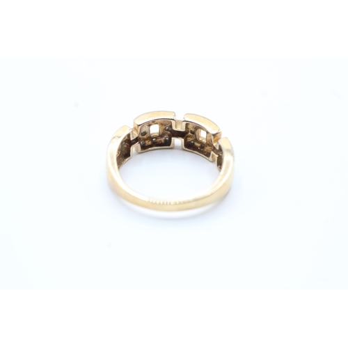 175 - 9ct gold and diamond chain design ring (3.5g) Size P