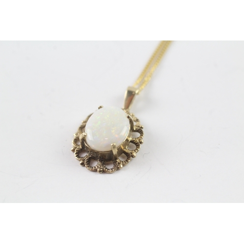 186 - 9ct gold cabochon cut opal pendant necklace