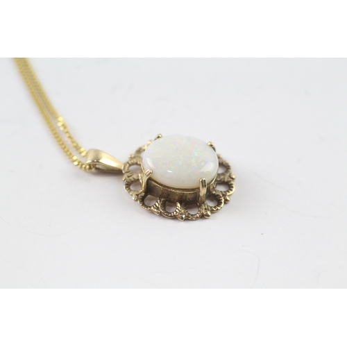 186 - 9ct gold cabochon cut opal pendant necklace