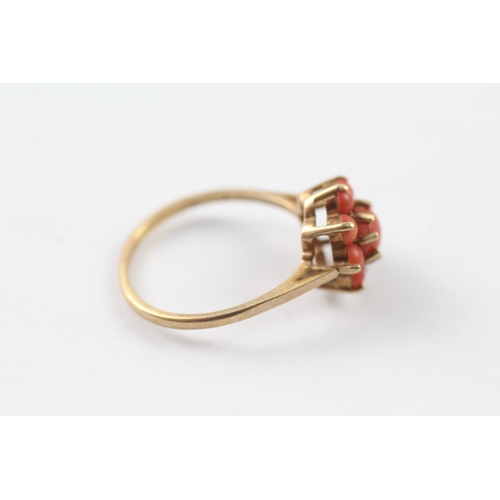 2 - 9ct gold red gemstone cluster ring (2.8g) Size R