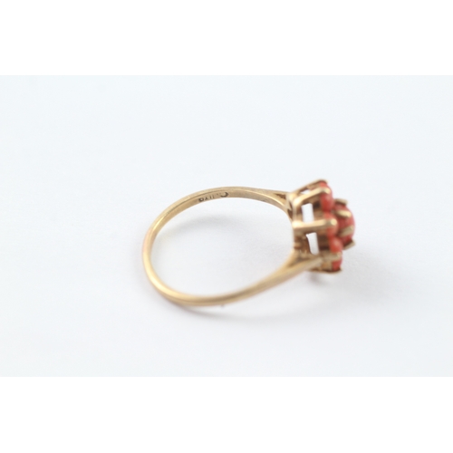 2 - 9ct gold red gemstone cluster ring (2.8g) Size R