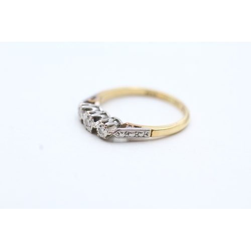 21 - 18ct gold & platinum diamond trilogy ring (2.2g) Size K