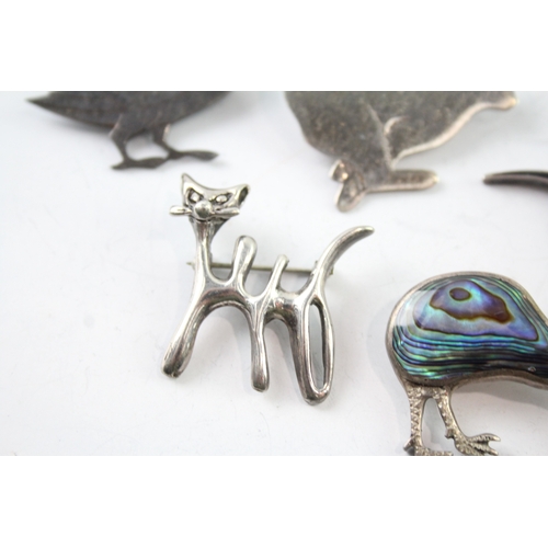 302 - Collection of Sterling Silver Animal Brooches inc. Cats, Birds, Abalone x 5 33g