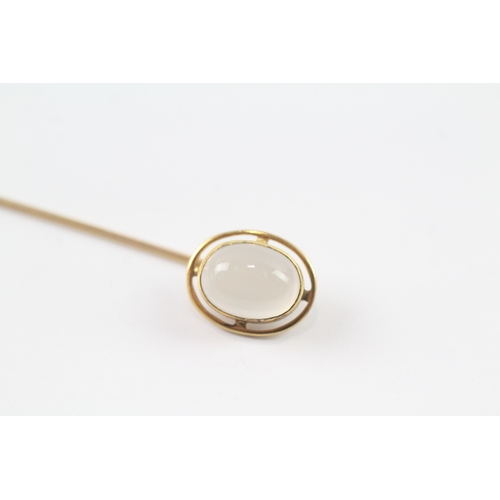 37 - 9ct gold vintage cabochon cut moonstone stick pin