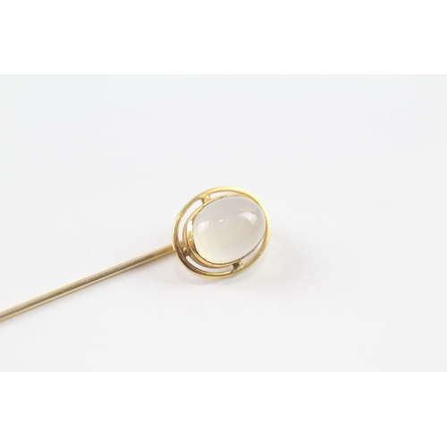 37 - 9ct gold vintage cabochon cut moonstone stick pin