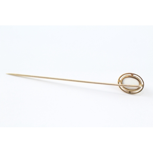 37 - 9ct gold vintage cabochon cut moonstone stick pin