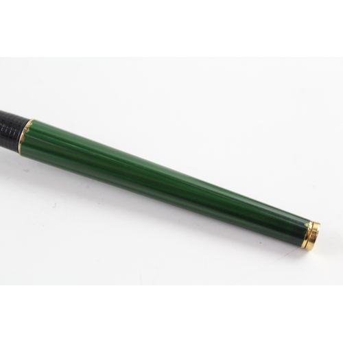 440 - Vintage Parker Classic Green Lacquer Fountain Pen w/ Gold Plate Nib WRITING