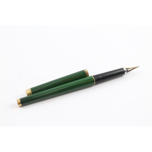 440 - Vintage Parker Classic Green Lacquer Fountain Pen w/ Gold Plate Nib WRITING