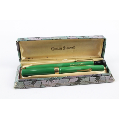 445 - Vintage Conway Stewart The Universal Pen No. 368 Green Fountain Pen w/ 14ct Nib