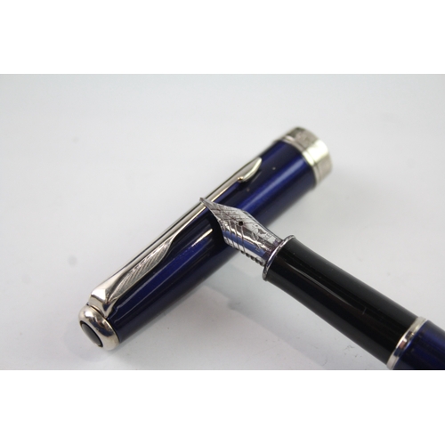 448 - Vintage Parker Sonnet Blue Lacquer Fountain Pen w/ 18ct White Gold Nib WRITING