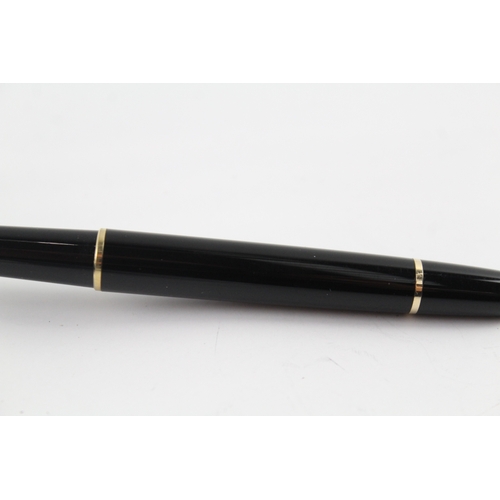 449 - Montblanc Meisterstuck Black Rollerball Pen Gold Plate Banding & Clip