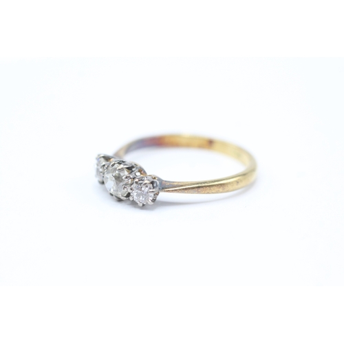 55 - 18ct gold vintage diamond trilogy ring (2.4g) Size N