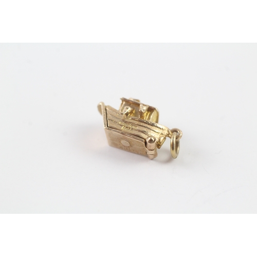 58 - 9ct gold Noahs Ark openable charm