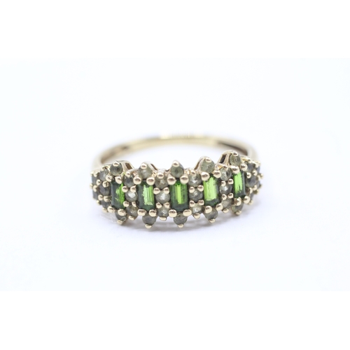 60 - 9ct gold diopside & green gemstone dress ring (3g) Size U