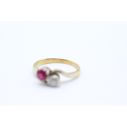 66 - 18ct gold diamond & synthetic ruby toi et moi ring (2.2g) Size G