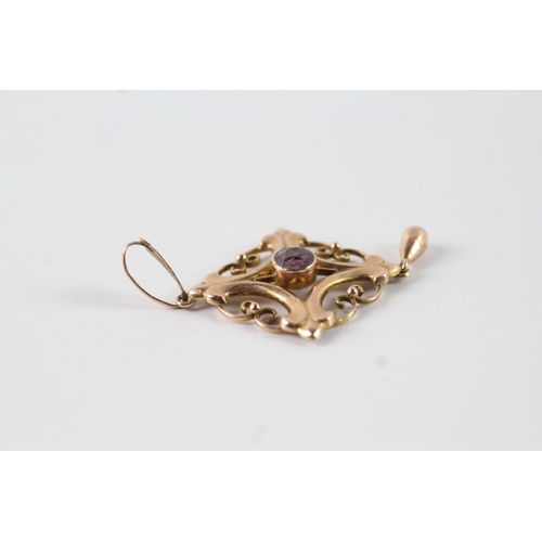 68 - 9ct gold and amethyst pendant