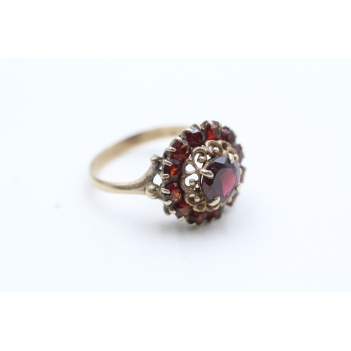 8 - 9ct gold vintage garnet dress ring (3.3g) Size N