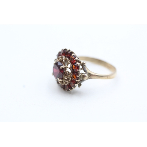 8 - 9ct gold vintage garnet dress ring (3.3g) Size N