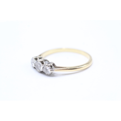 90 - 18ct gold vintage diamond trilogy ring (2.7g) Size P